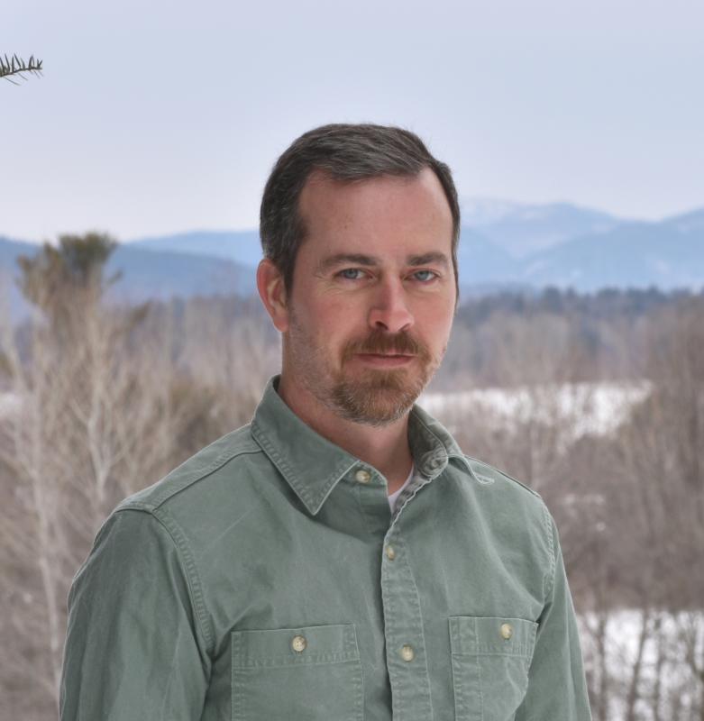 Head shot of staff member Gary Henry